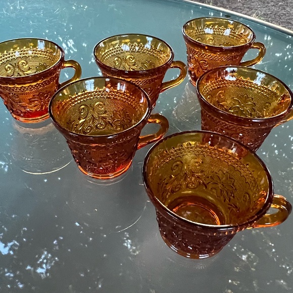 Amber Glass Sandwich Daisy Pattern Cups & Saucers, Vintage Tiara / Indiana Glass - Picture 13 of 16